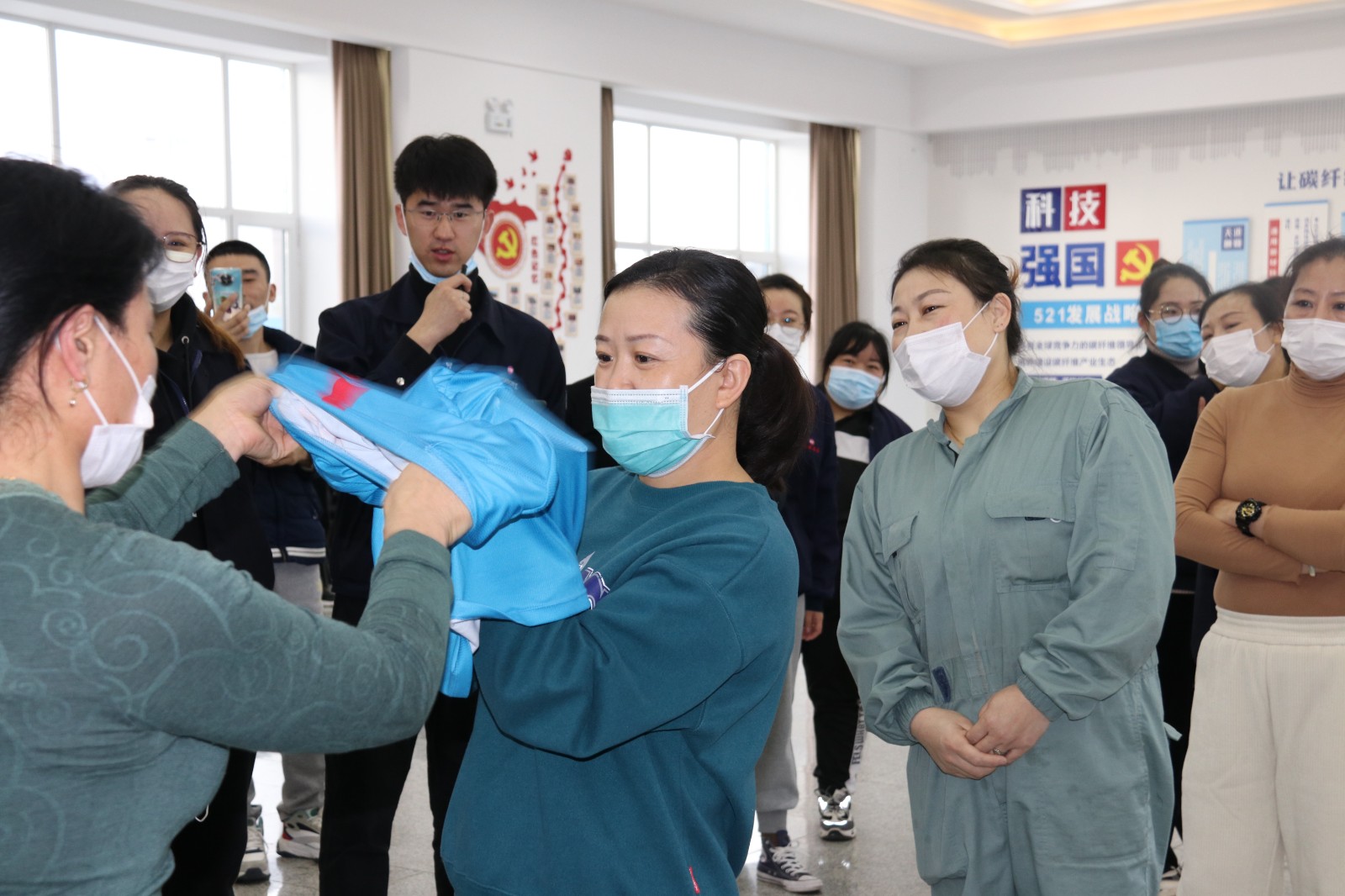 喜报！W66最给力的老牌娱乐复材荣获女职工事情树模单位 - 公司新闻 - W66最给力的老牌娱乐